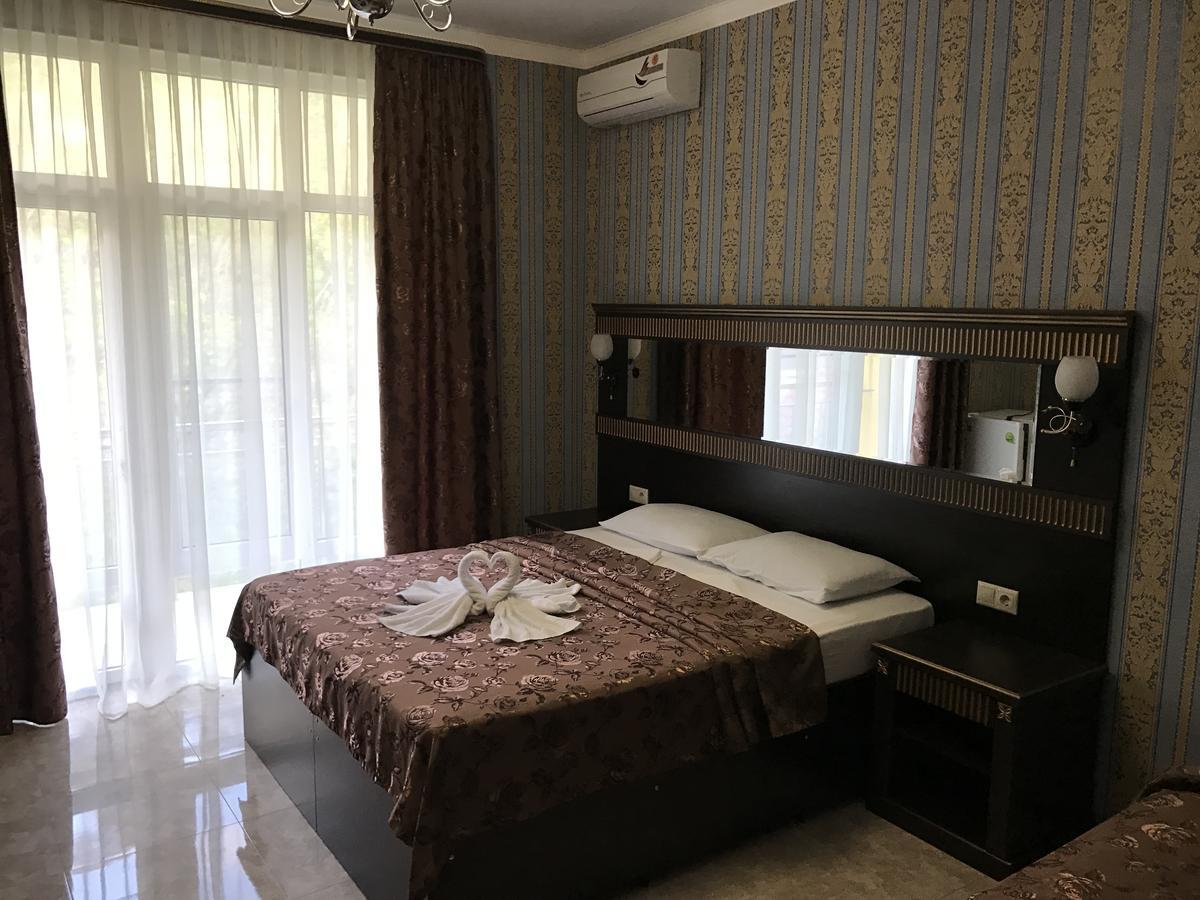 פיזונדה Hotel Danelyan מראה חיצוני תמונה