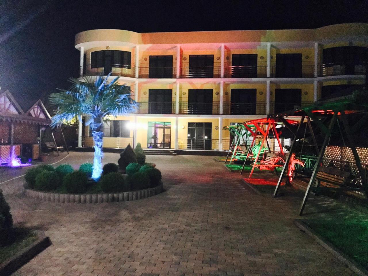 פיזונדה Hotel Danelyan מראה חיצוני תמונה